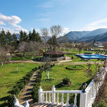 Beyaz Koesk Apart Otel *